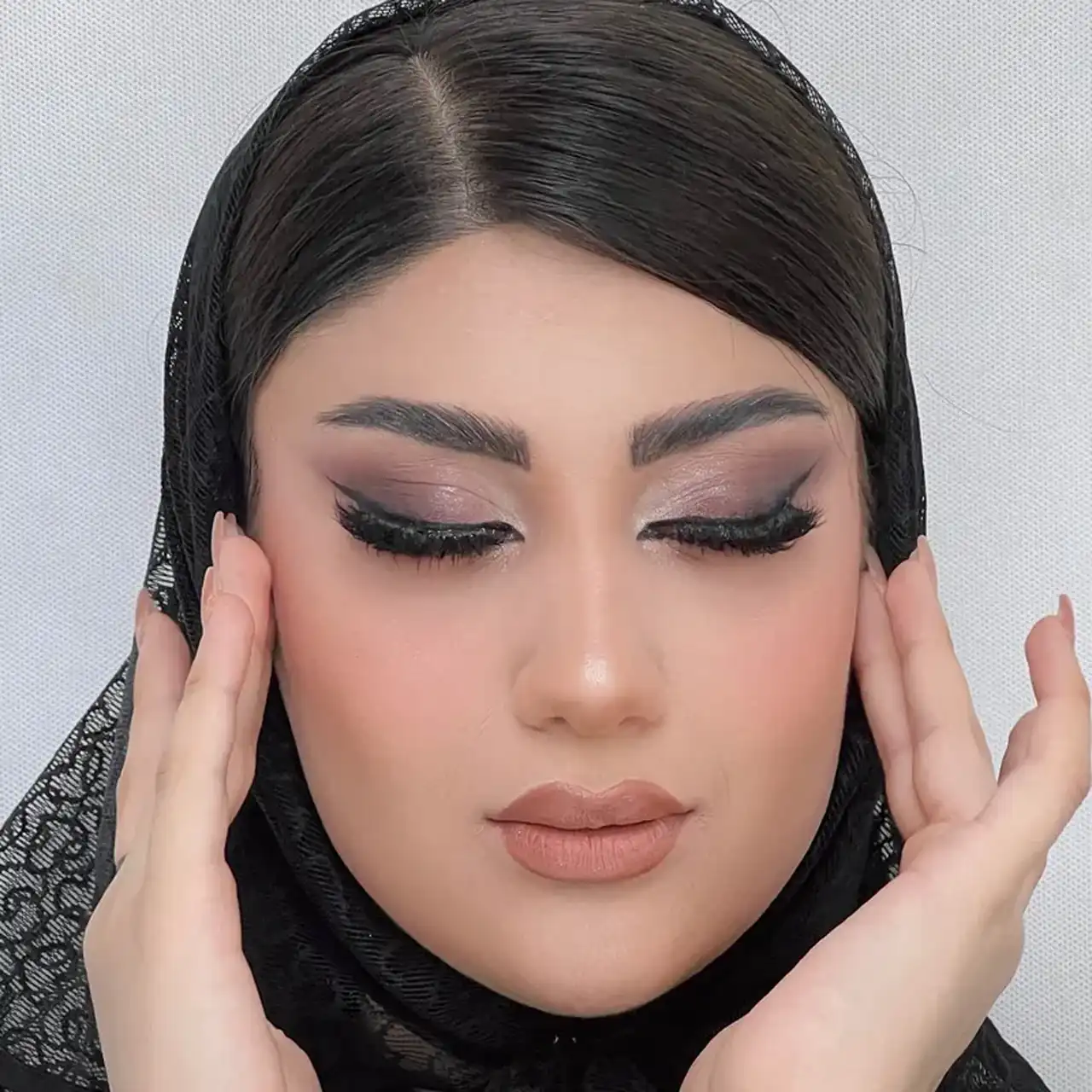 مدل عروس اسموکی + زیبایی و جذابیت چهره با آرایش به سبک اسموکی برای عروس خانم های زیبارو