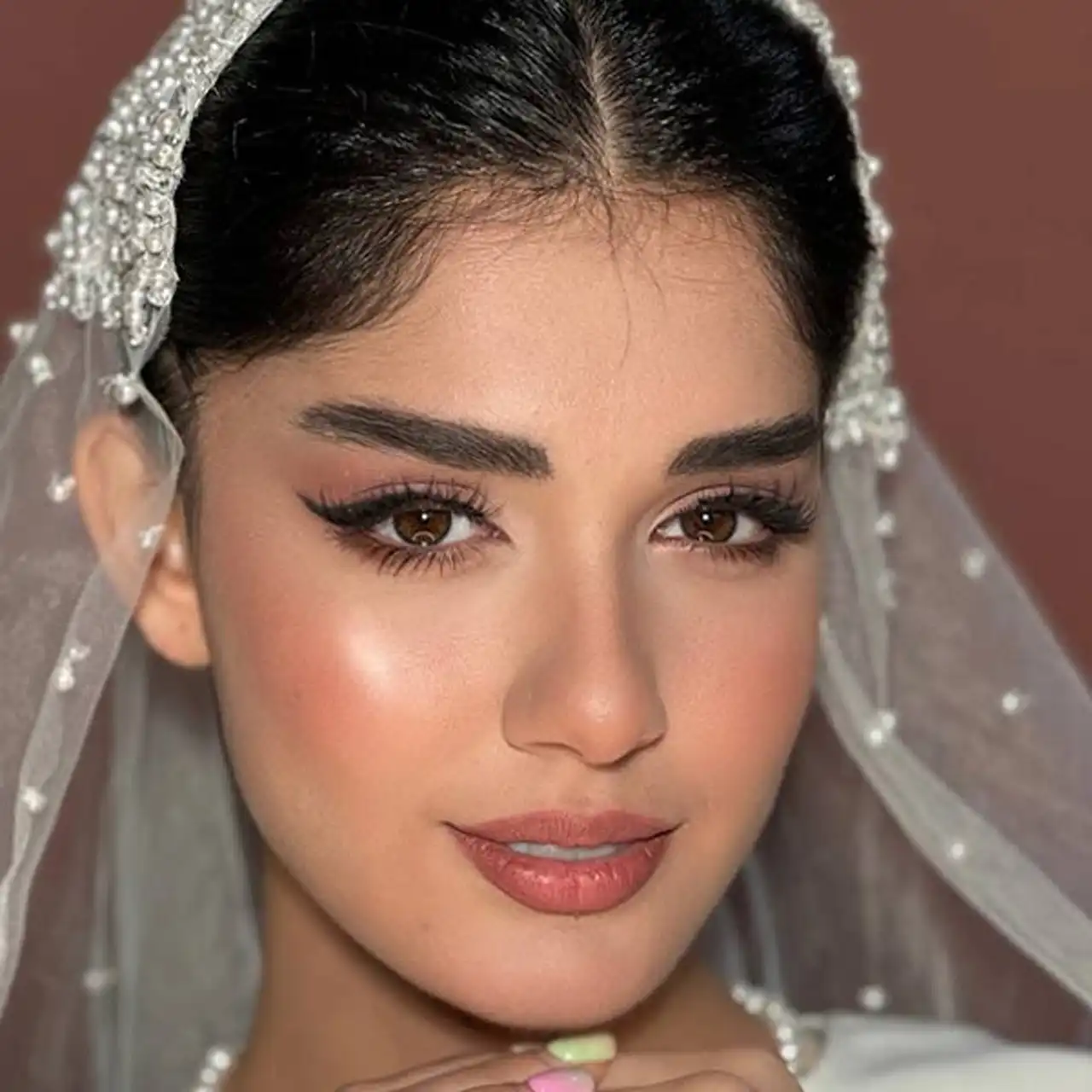 مدل عروس اسموکی + زیبایی و جذابیت چهره با آرایش به سبک اسموکی برای عروس خانم های زیبارو