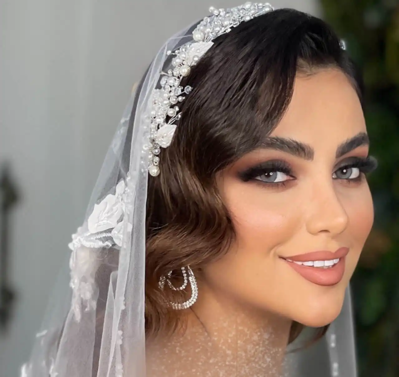 مدل عروس اسموکی + زیبایی و جذابیت چهره با آرایش به سبک اسموکی برای عروس خانم های زیبارو