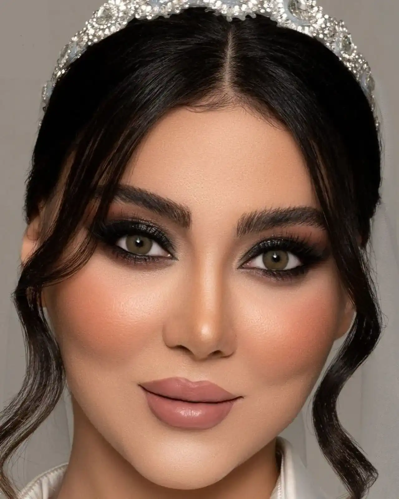 مدل عروس اسموکی + زیبایی و جذابیت چهره با آرایش به سبک اسموکی برای عروس خانم های زیبارو