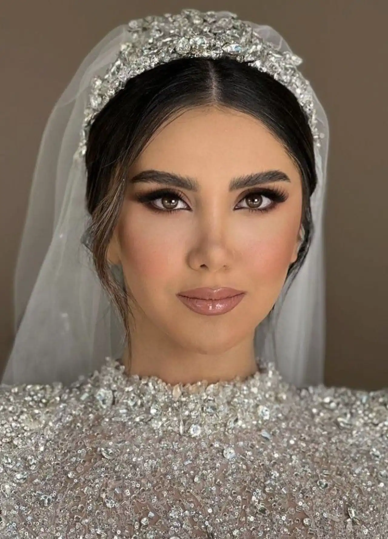 مدل عروس اسموکی + زیبایی و جذابیت چهره با آرایش به سبک اسموکی برای عروس خانم های زیبارو