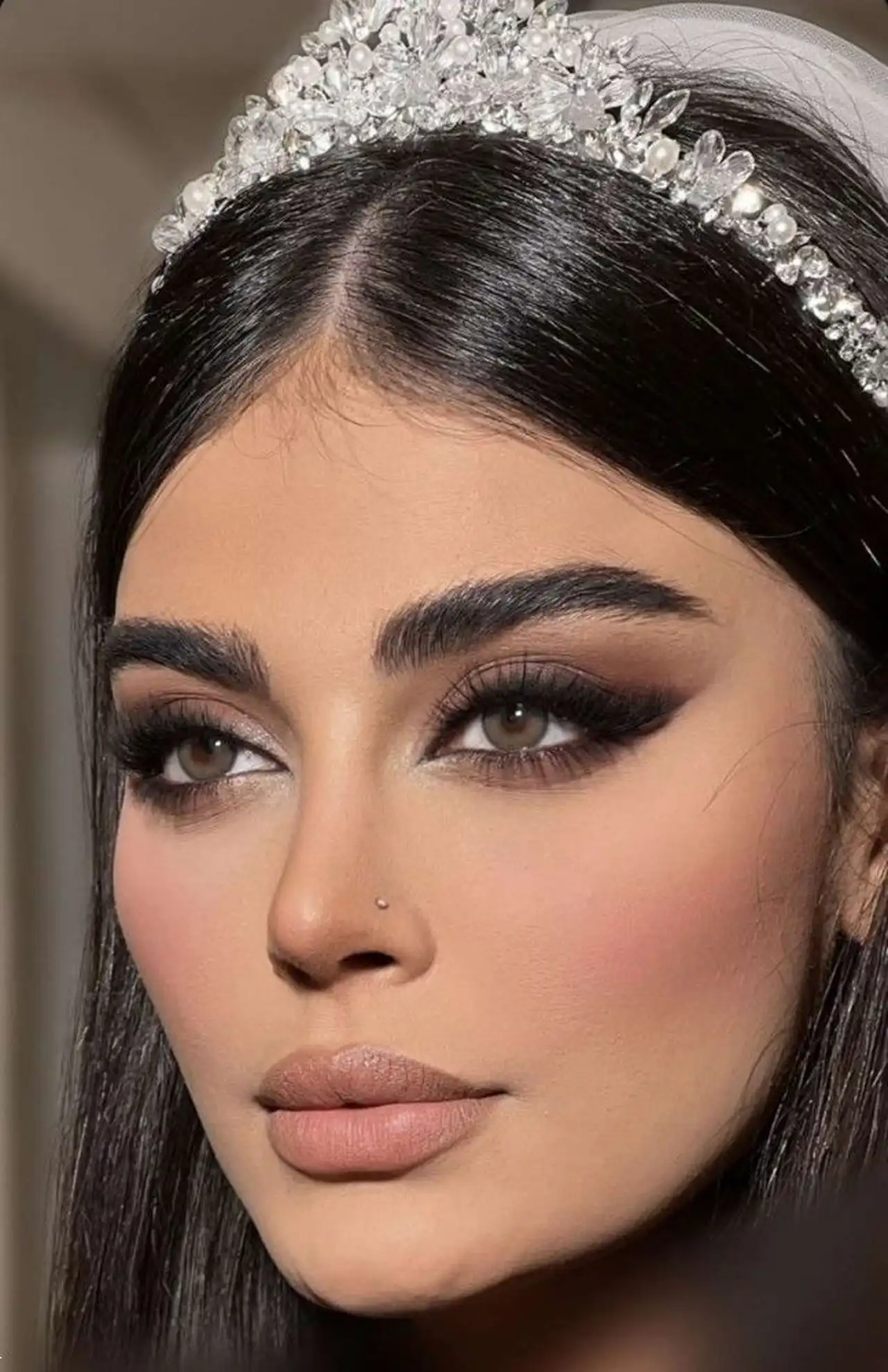 مدل عروس اسموکی + زیبایی و جذابیت چهره با آرایش به سبک اسموکی برای عروس خانم های زیبارو