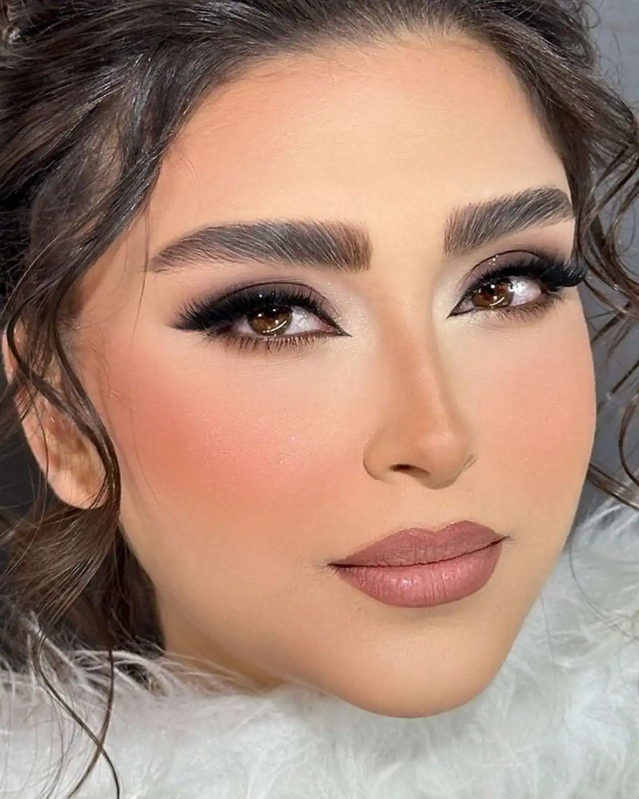 مدل عروس اسموکی + زیبایی و جذابیت چهره با آرایش به سبک اسموکی برای عروس خانم های زیبارو