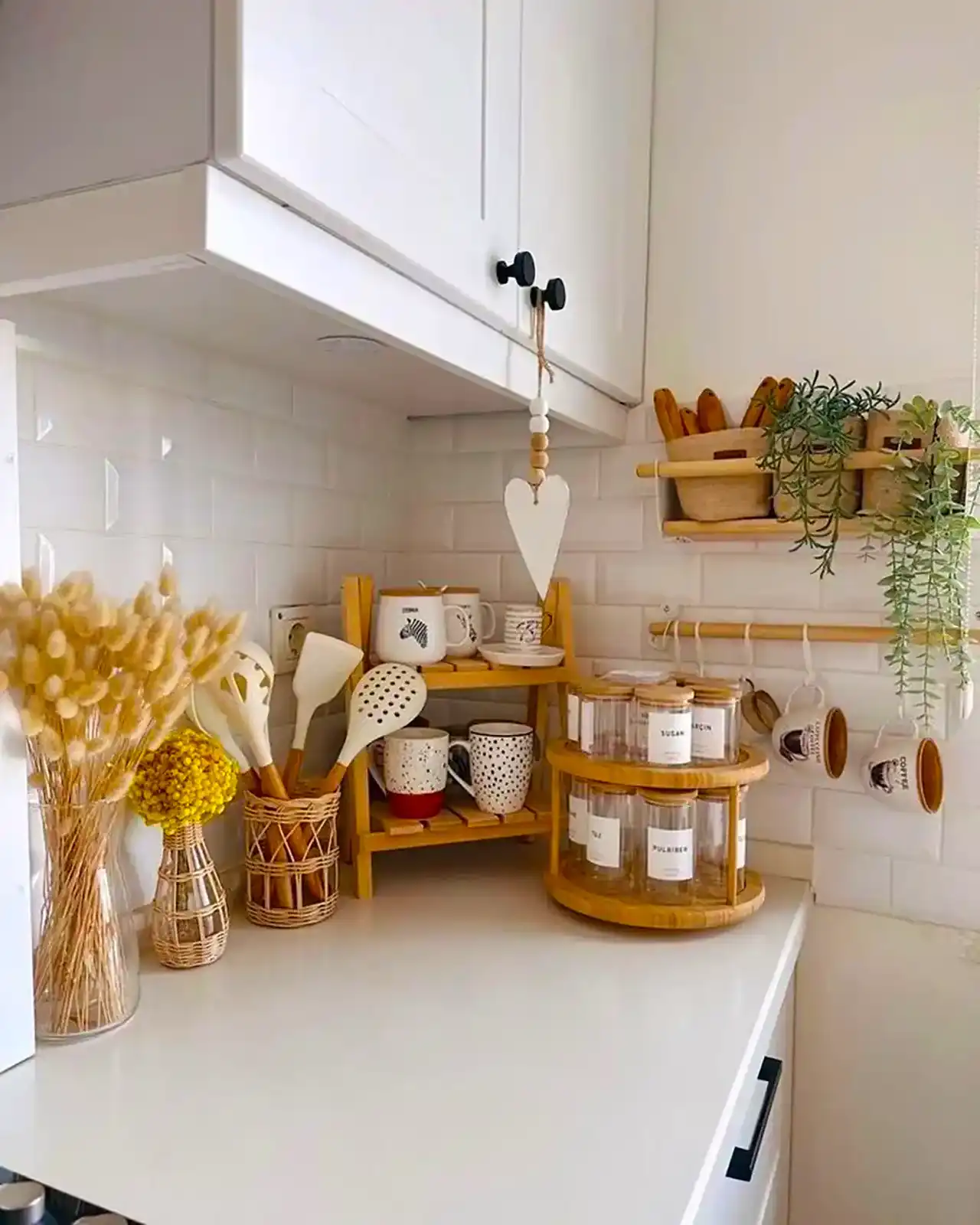 مدل آشپزخانه پینترستی + پیشنهاد های کاربردی و لوکس برای چیدمان و طراحی آشپزخانه سبک مدرن و کلاسیک