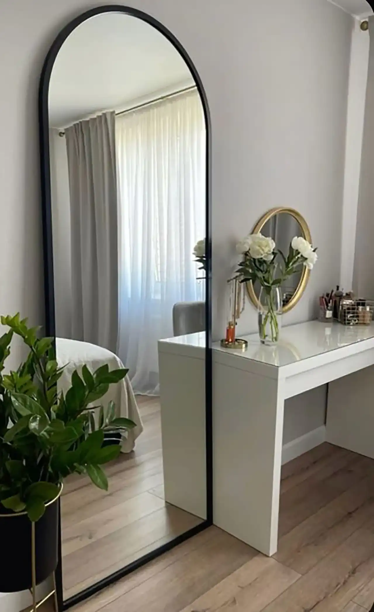 مدل آینه برای اتاق دخترانه + مدل های جدید و ترند آینه قدی و دکوراتیو مناسب اتاق خواب