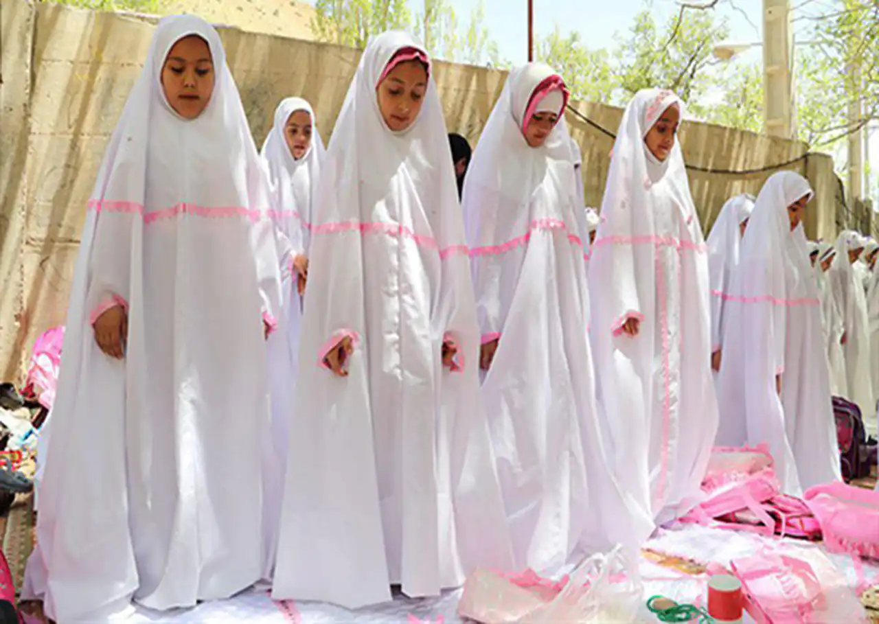 مدل چادر جشن تکلیف ساده و گلدار با مدل های متنوع و زیبا که جایی ندیده اید