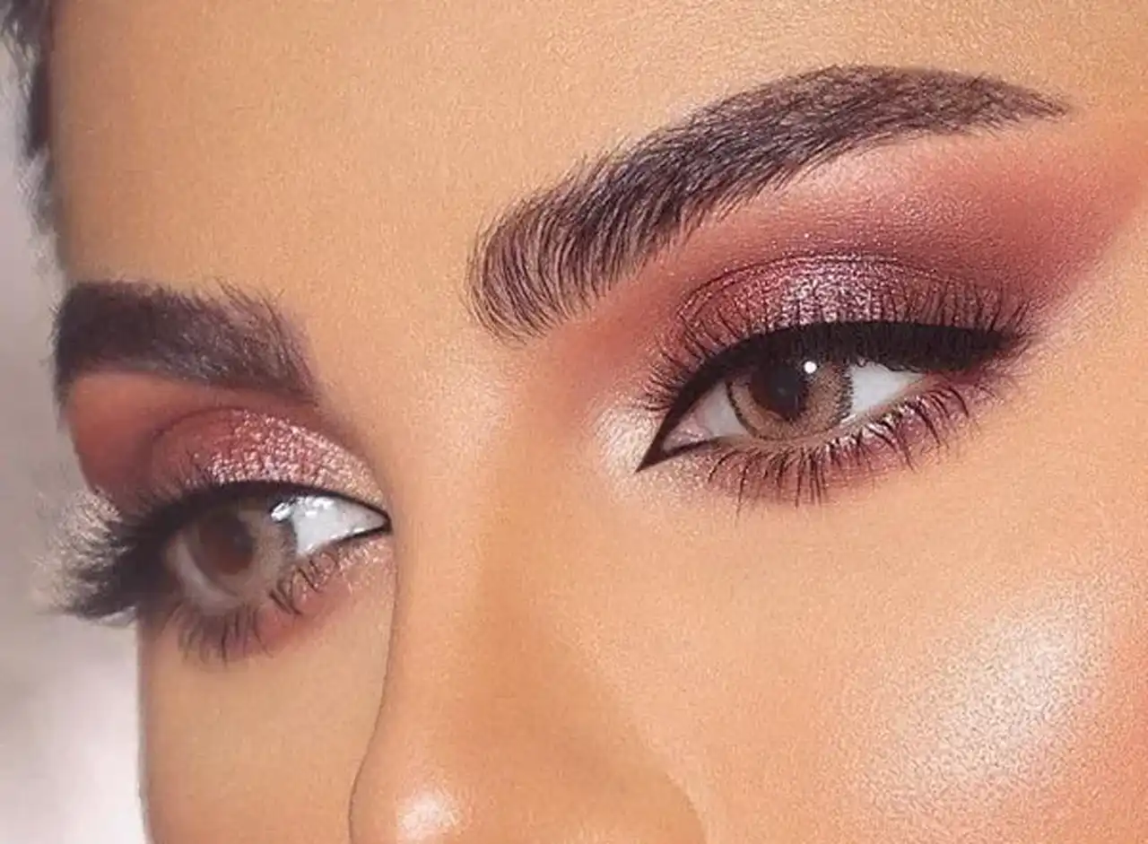 مدل چشم عروسکی + تکنیک های کاربردی برای آرایش چشم عروسکی با متد روز