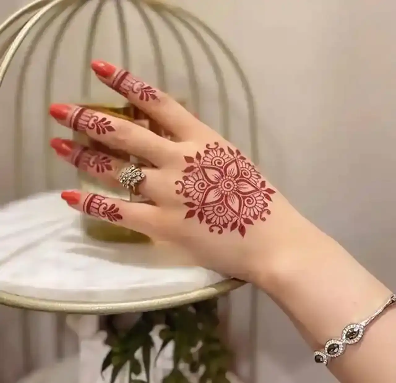 مدل حنا افغانی با طرح های متنوع شیک و خاص برای دست و انگشتان
