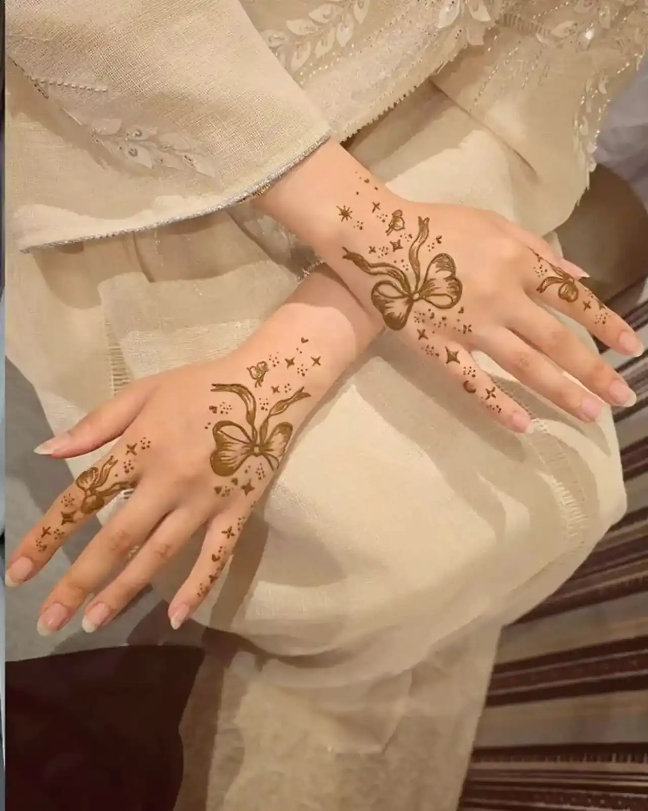 مدل حنا آسون با طراحی های ساده شیک و جدید برای خاص پسندان