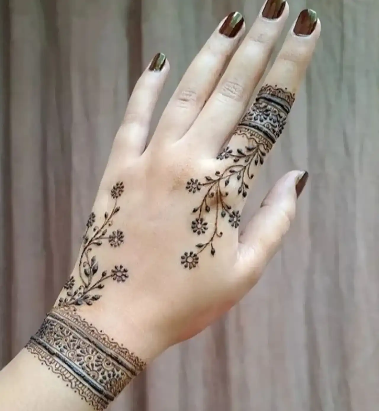 مدل حنا ایرانی + قشنگ ترین و جذاب ترین ایده ها برای طراحی دست و پا با حنا