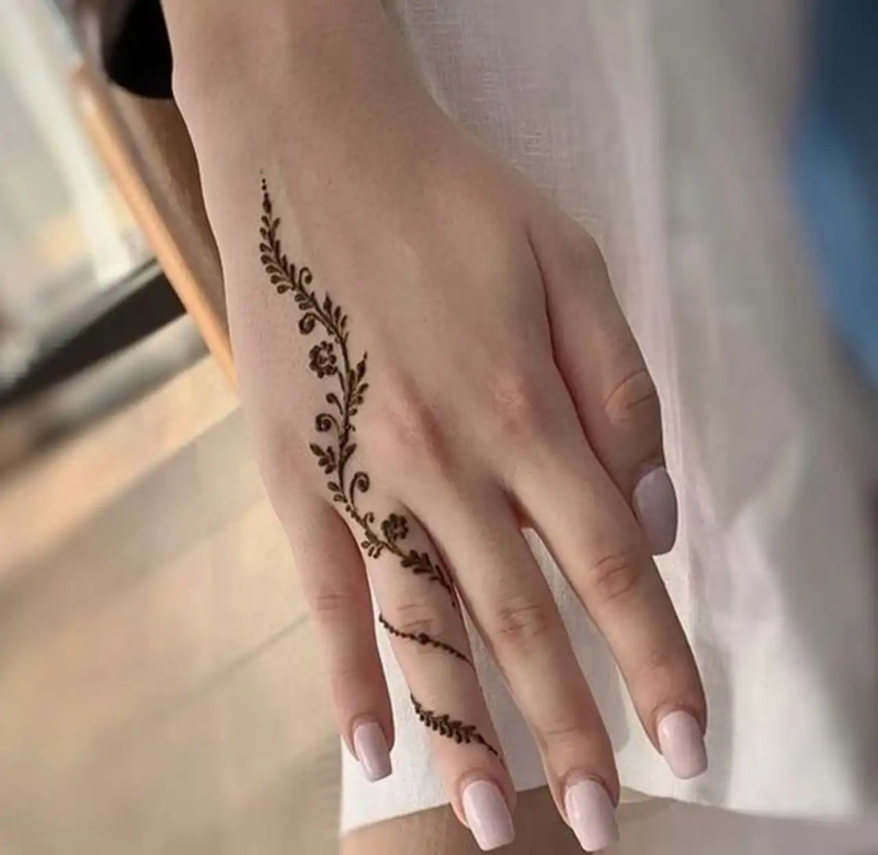 مدل حنا اسپرت + استفاده از نقوش حنا بر روی دست و پا مناسب برای هر مناسبت غیررسمی