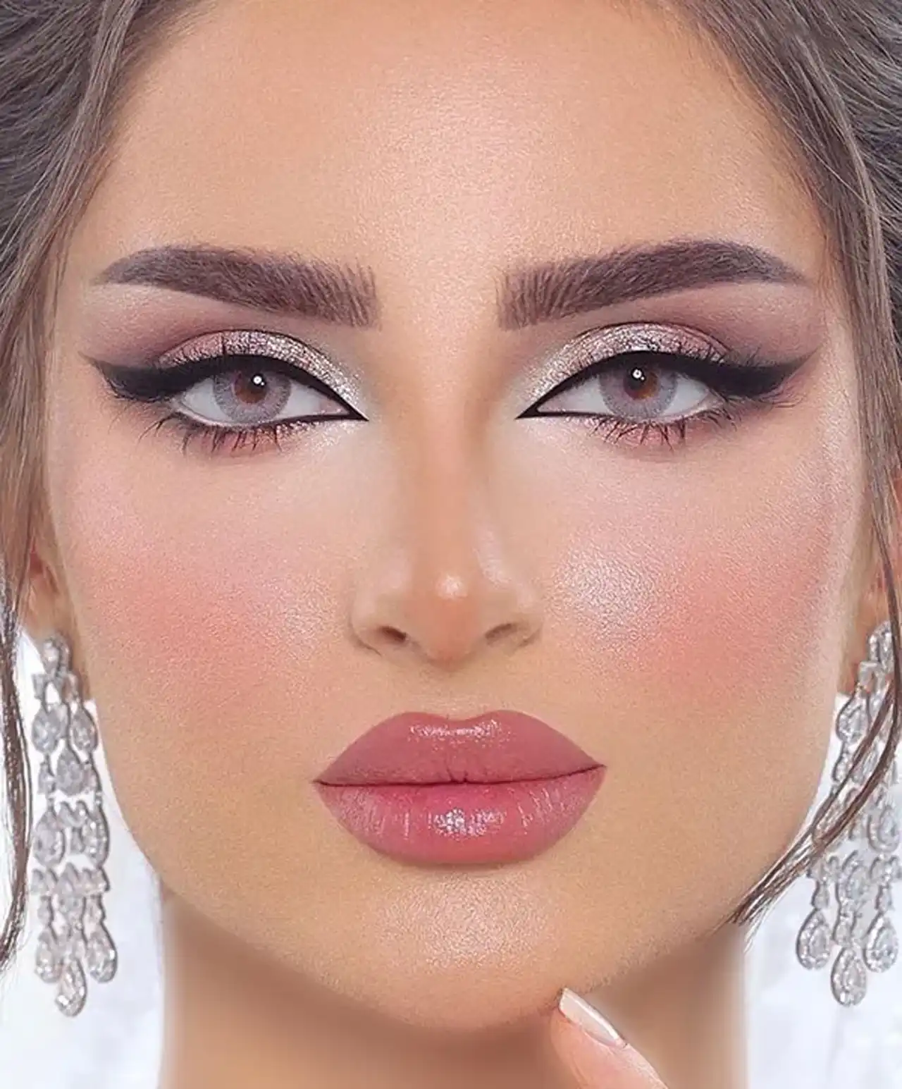 مدل های آرایش + ایجاد تغییرات در چهره برای افزایش زیبایی صورت با سبک جدید آرایش