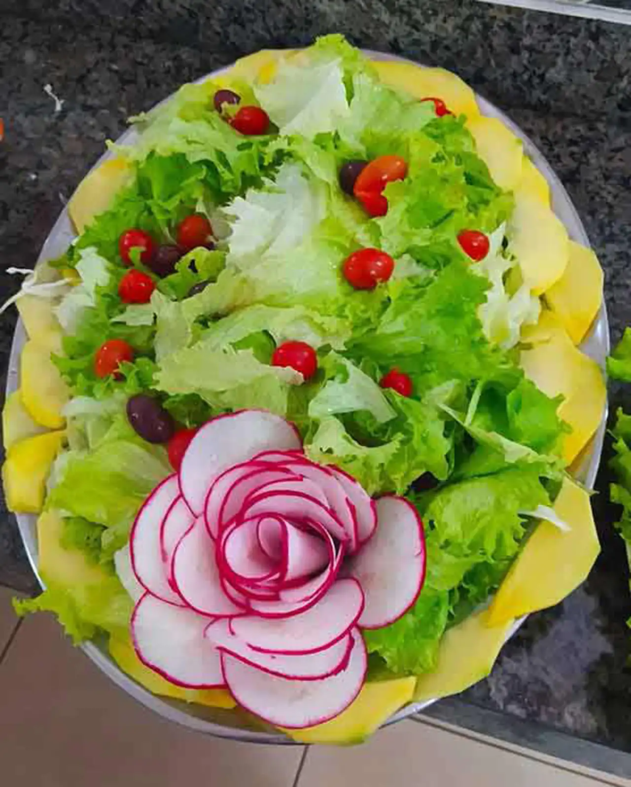 مدل جدید سالاد کاهو با گوجه خیار و کلم با ایده های متفاوت و خلاقانه جدید