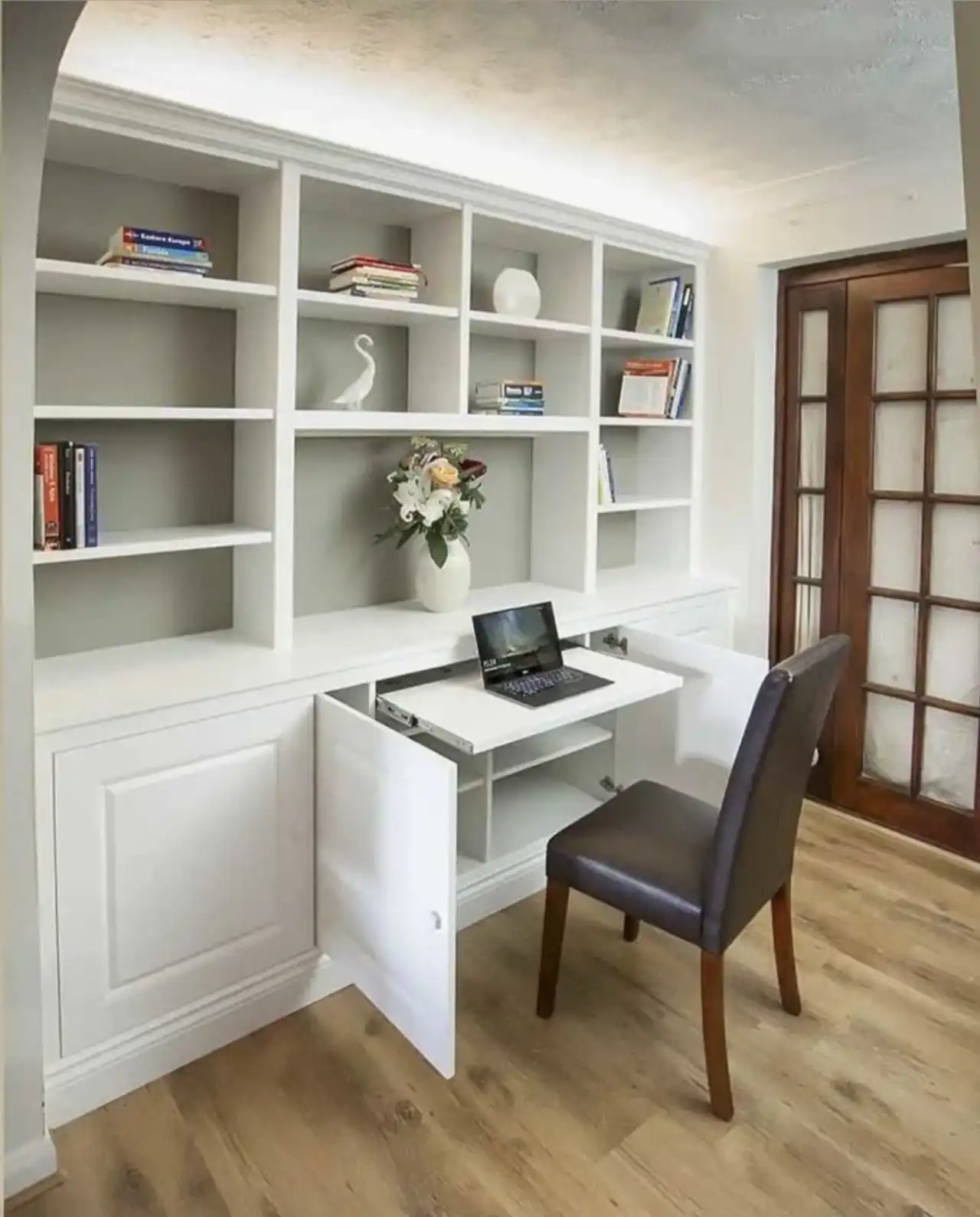 مدل کتابخانه با میز تحریر + ایده های جدید و متفاوت برای طراحی کتابخانه شیک با میز تحریر