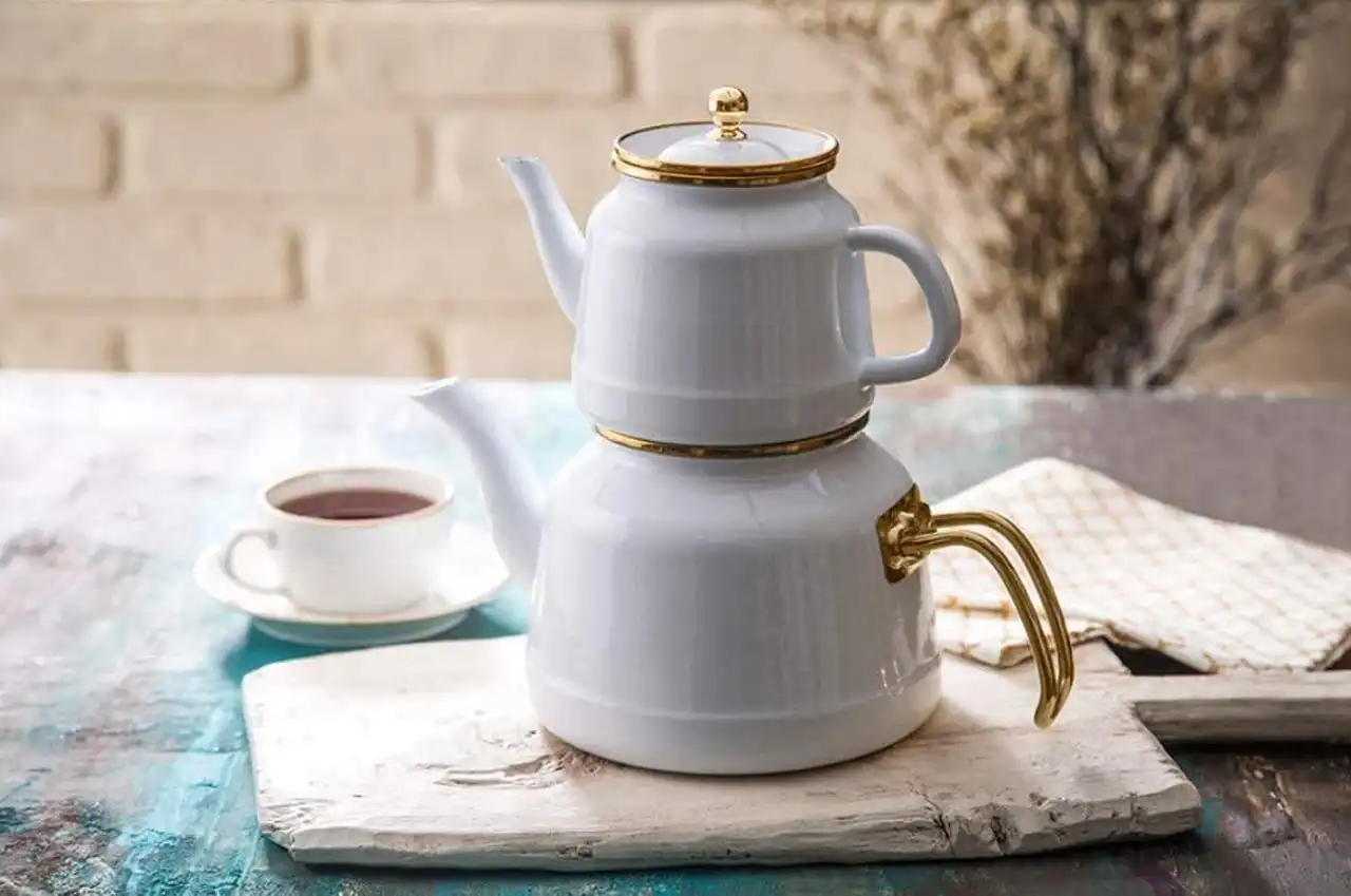 مدل کتری قوری جدید + مدل های خاص و بسیار شیک کتری قوری چدن و لعابی برای زیبا کردن آشپزخانه