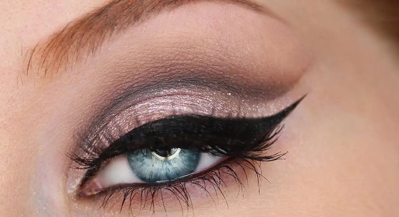 مدل خط چشم آسون + تکنیک های جدید و راحت برای کشیدن خط چشم به صورت حرفه ای