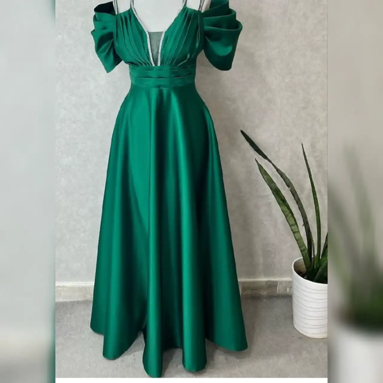 مدل لباس مجلسی اینستاگرام + مدل های خفن و به روز لباس مجلسی ماکسی و سنگ دوزی شده برای افراد خاص