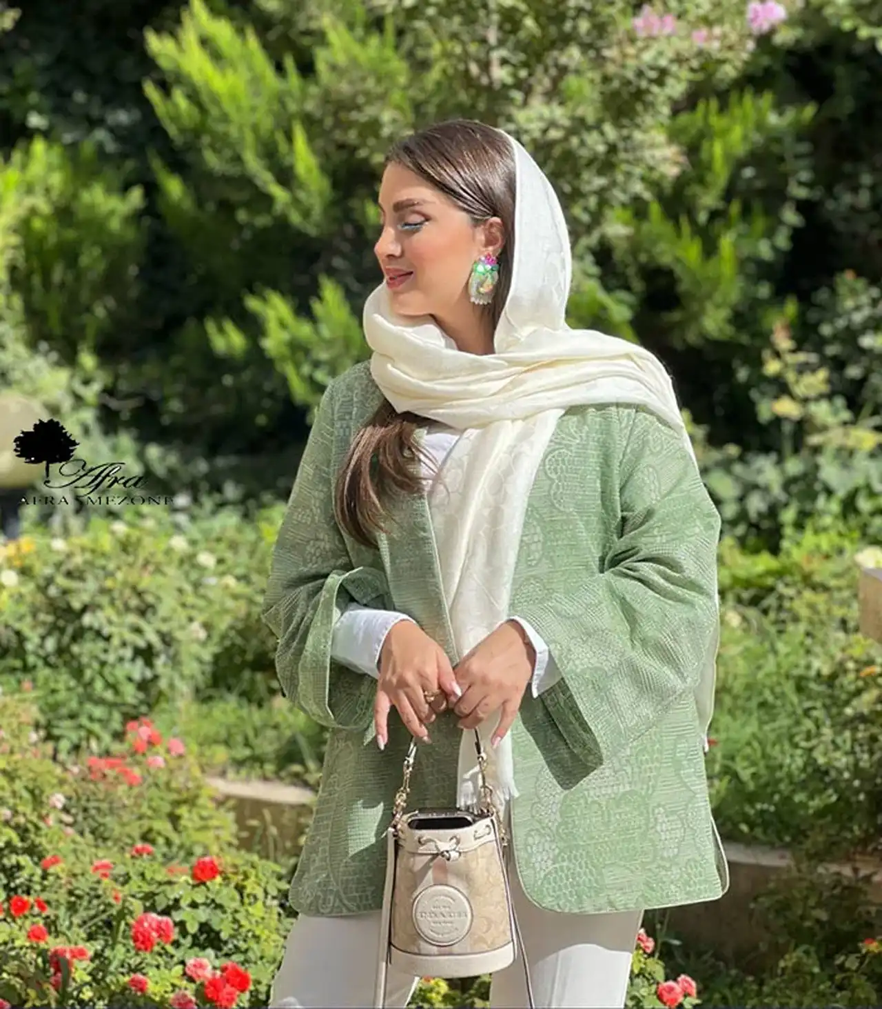 مدل مانتو ۱۴۰۴ + قشنگ ترین و باکلاس ترین مدل های مانتو مجلسی و اسپرت مد روز