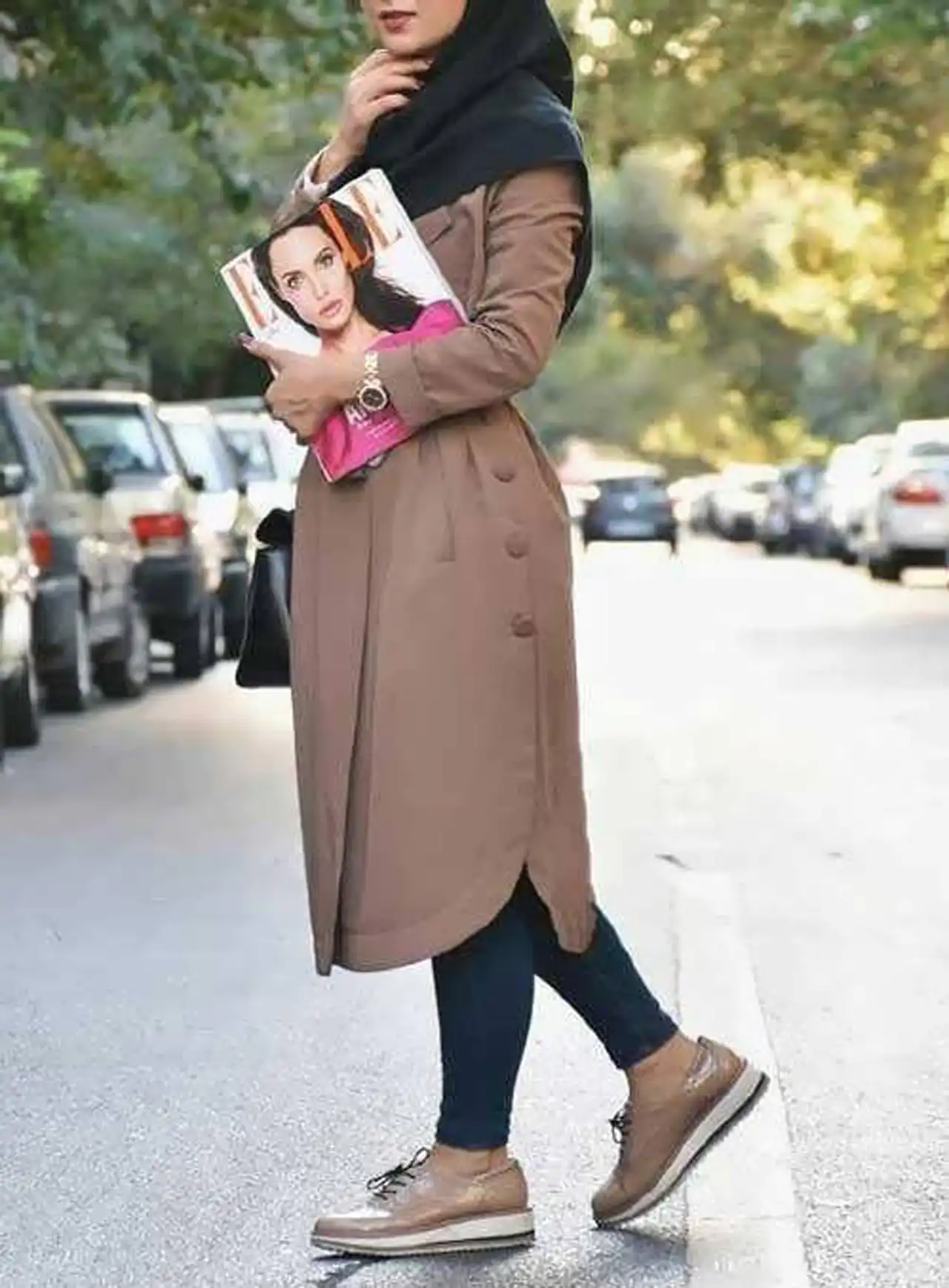 مدل مانتو اسپرت دکمه دار جدید کوتاه و بلند + زیباترین رنگ ها و مدل های ترند