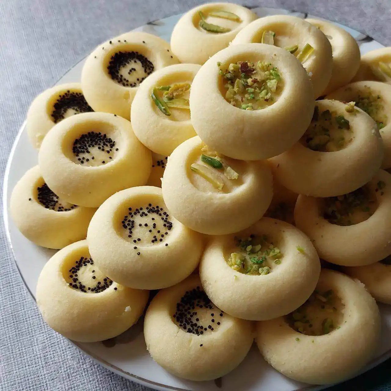 مدل شیرینی اردی با شکلات و مغز ها + رسپی خوشمزه برای کدبانو ها