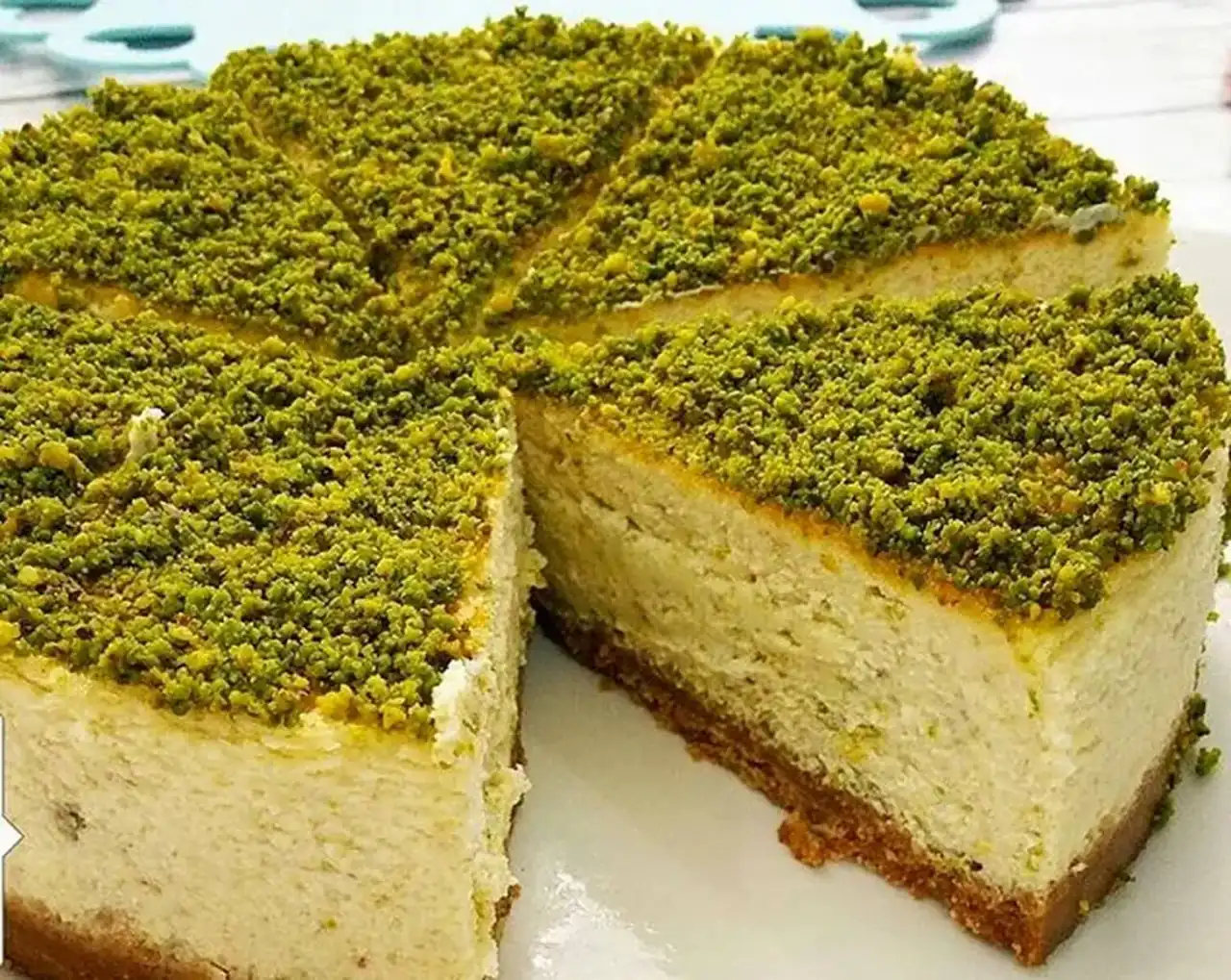 مدل شیرینی پسته ای خوشمزه و سنتی با طعم اصیل ایرانی مناسب پذیرایی مهمانی