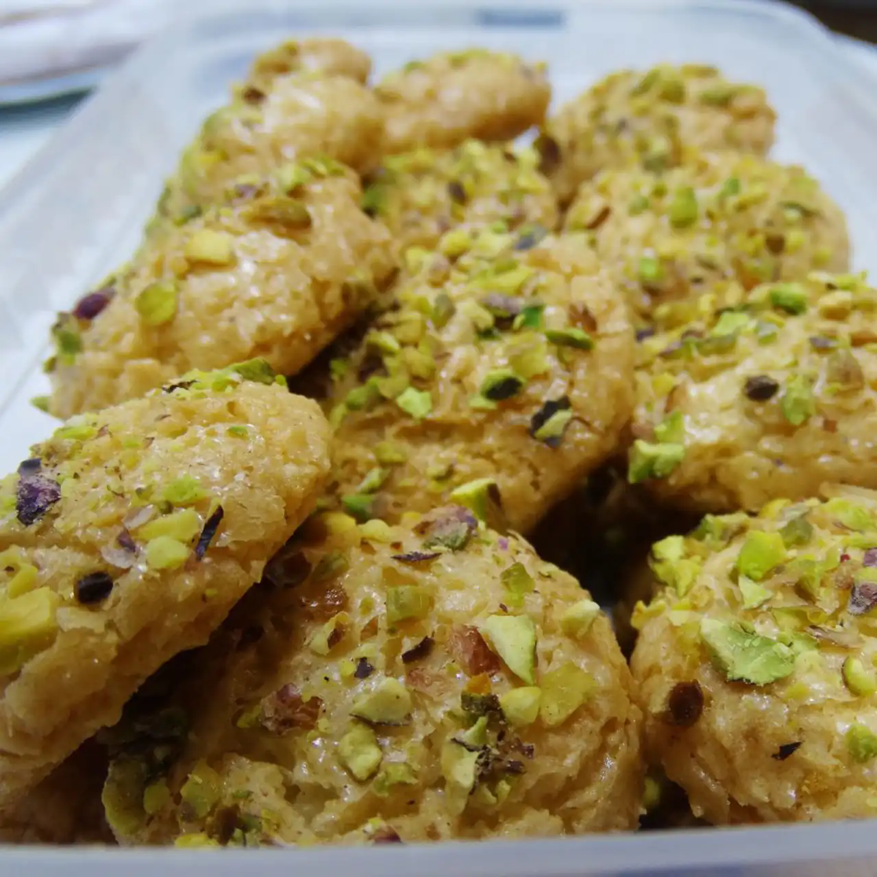 مدل شیرینی پسته ای خوشمزه و سنتی با طعم اصیل ایرانی مناسب پذیرایی مهمانی