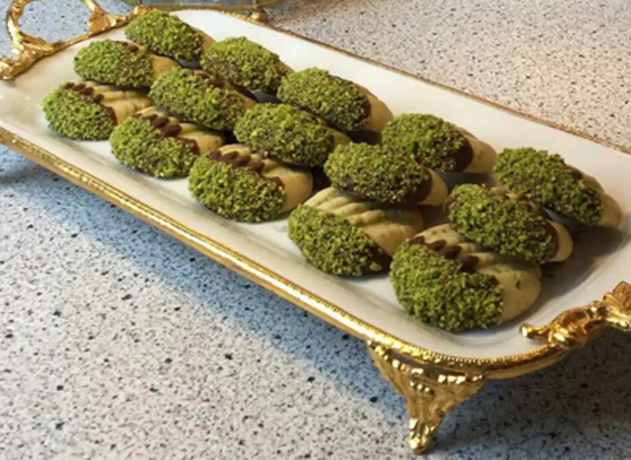 مدل شیرینی پسته ای خوشمزه و سنتی با طعم اصیل ایرانی مناسب پذیرایی مهمانی