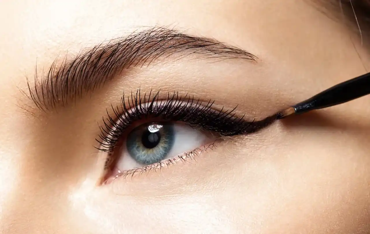 مدل تاتو خط چشم گربه ای + روشی عالی برای افزایش زیبایی و جذابیت چشمان با تاتو خط چشم گربه ای