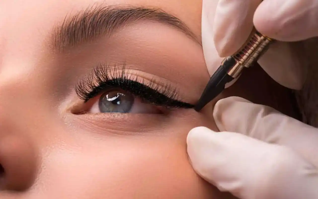 مدل تاتو خط چشم گربه ای + روشی عالی برای افزایش زیبایی و جذابیت چشمان با تاتو خط چشم گربه ای