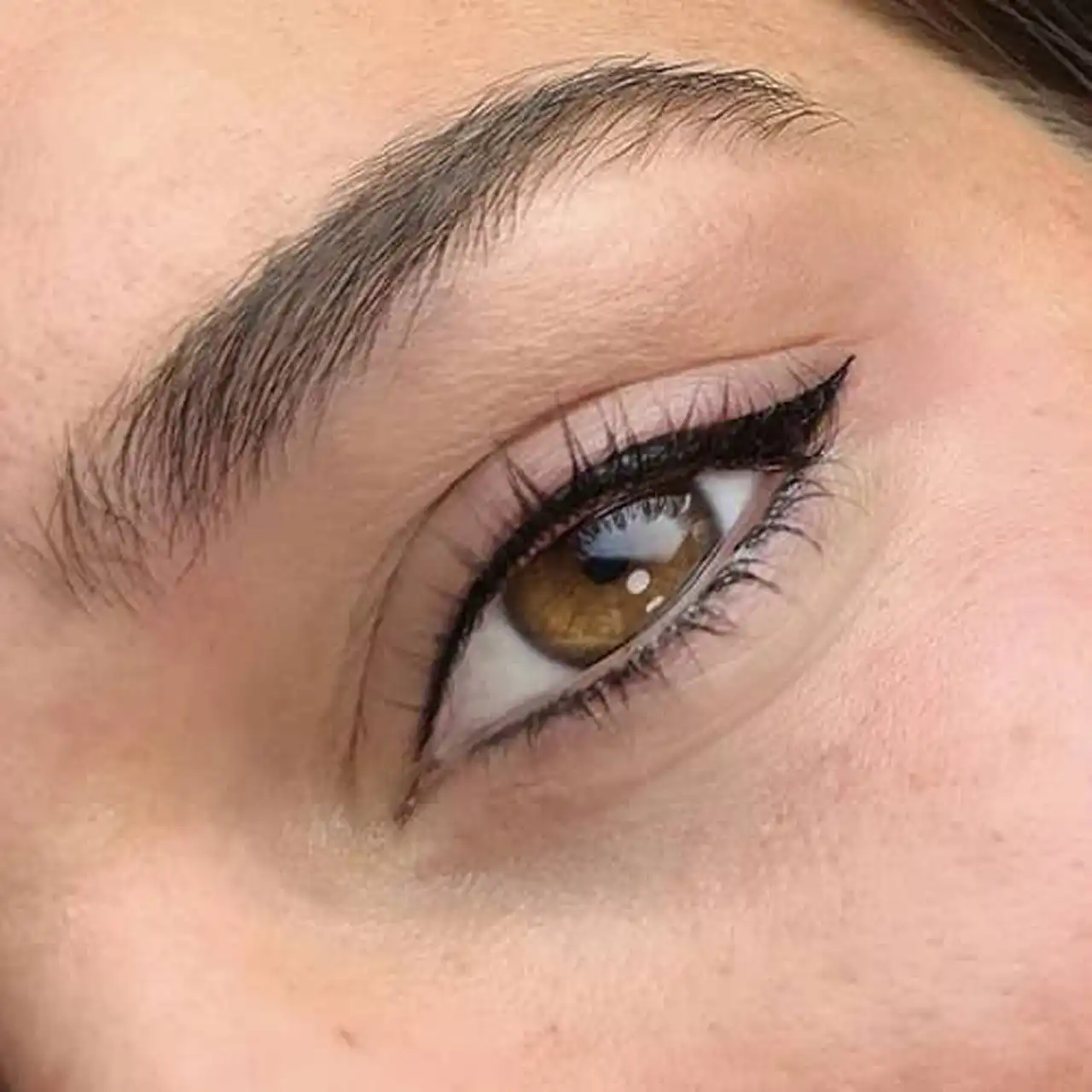 مدل تاتو خط چشم گربه ای + روشی عالی برای افزایش زیبایی و جذابیت چشمان با تاتو خط چشم گربه ای