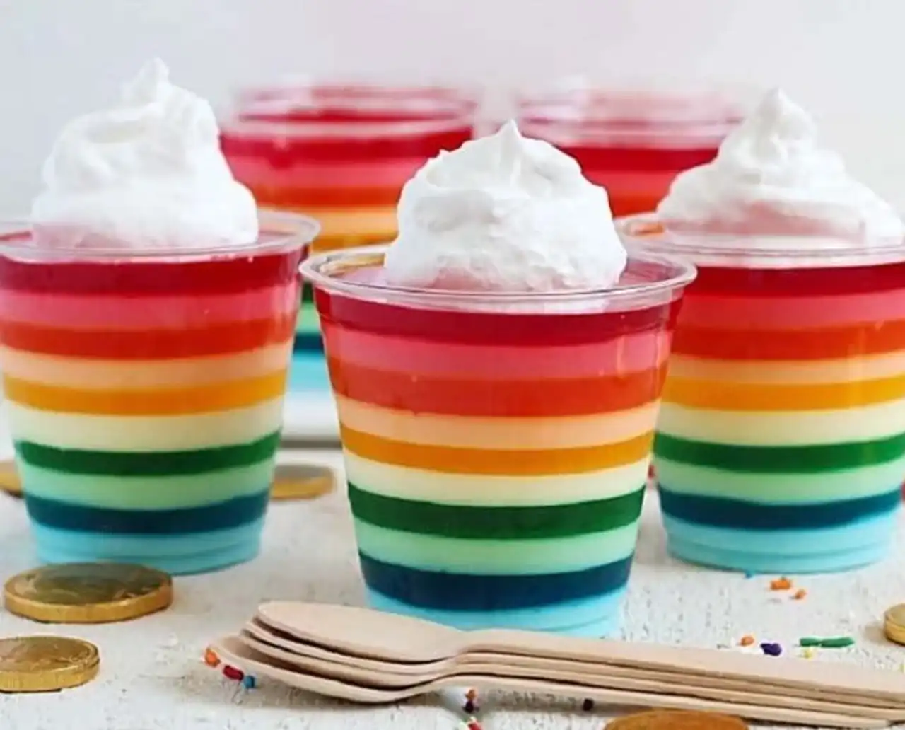 مدل ژله مجلسی با تزیینات زیبا و خلاقانه با میوه های فصل برای کدبانو ها