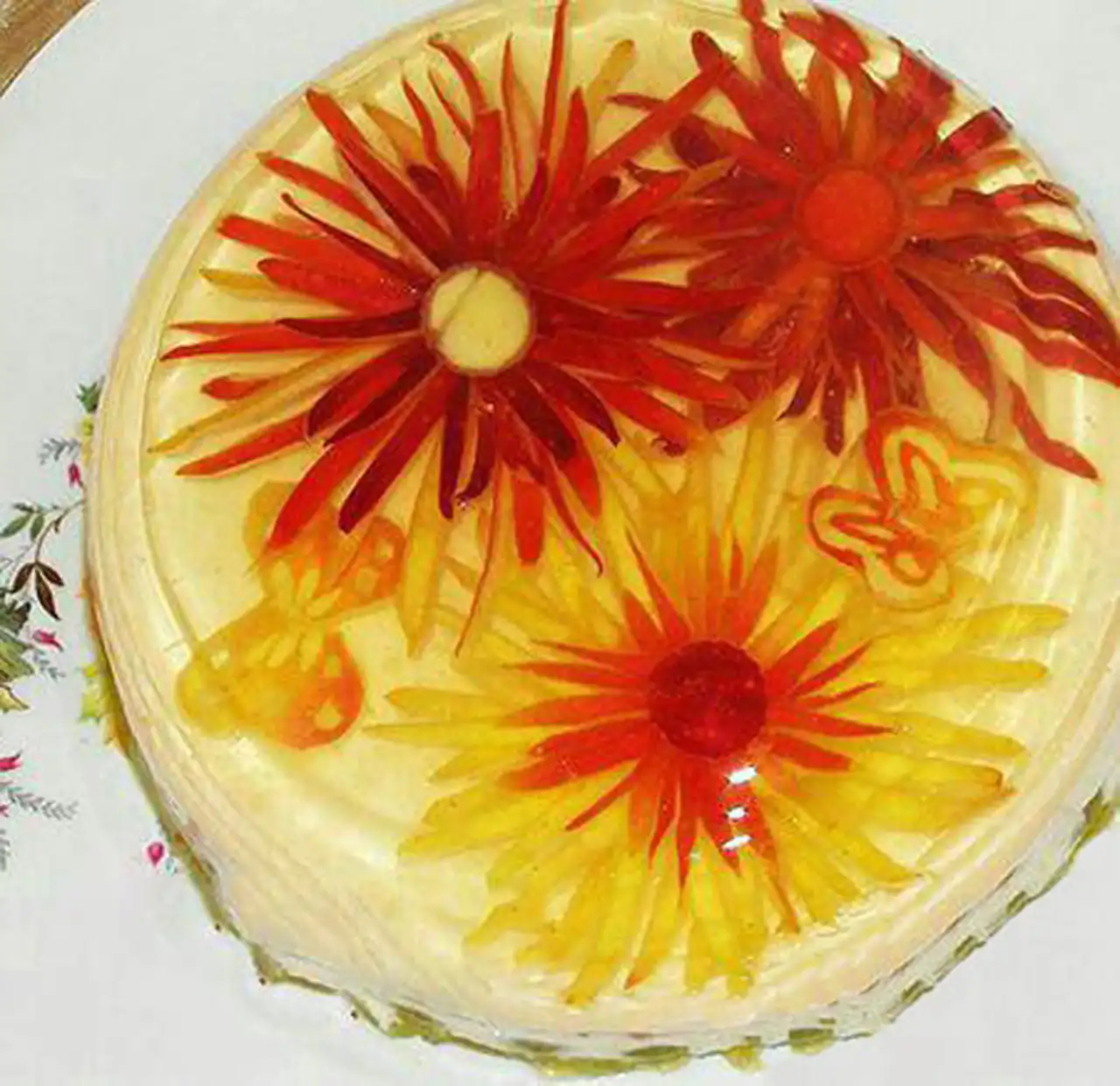 مدل ژله مجلسی با تزیینات زیبا و خلاقانه با میوه های فصل برای کدبانو ها