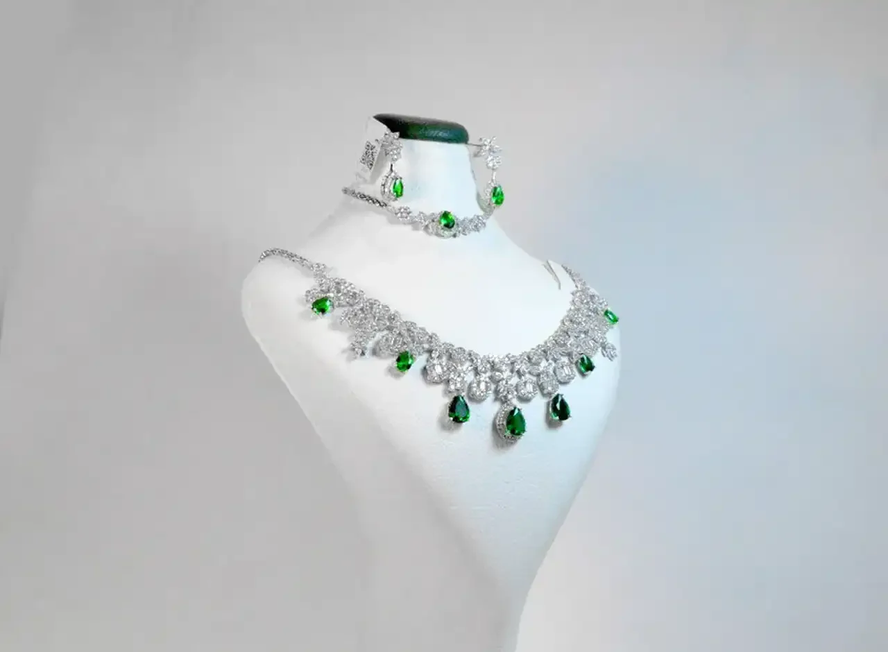 سرویس طلا شیک و جدید + مدل های باکلاس و خاص سرویس طلا سفید و زرد مخصوص عروس خانم ها