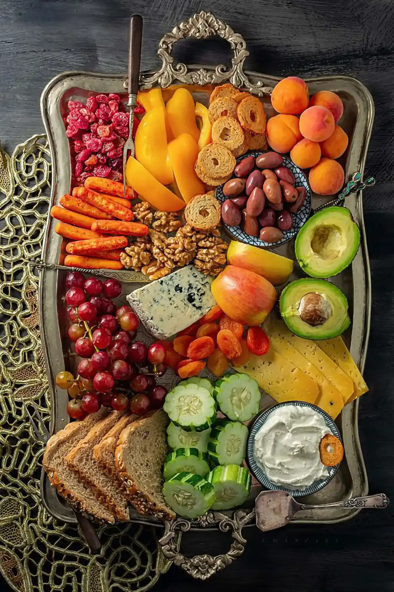 مدل تزیین سینی شب یلدا + بهترین و زیباترین مدل های دیزاین و تزیین سینی شب یلدا