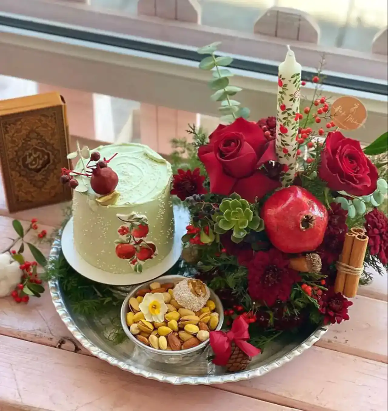 مدل تزیین سینی شب یلدا + بهترین و زیباترین مدل های دیزاین و تزیین سینی شب یلدا