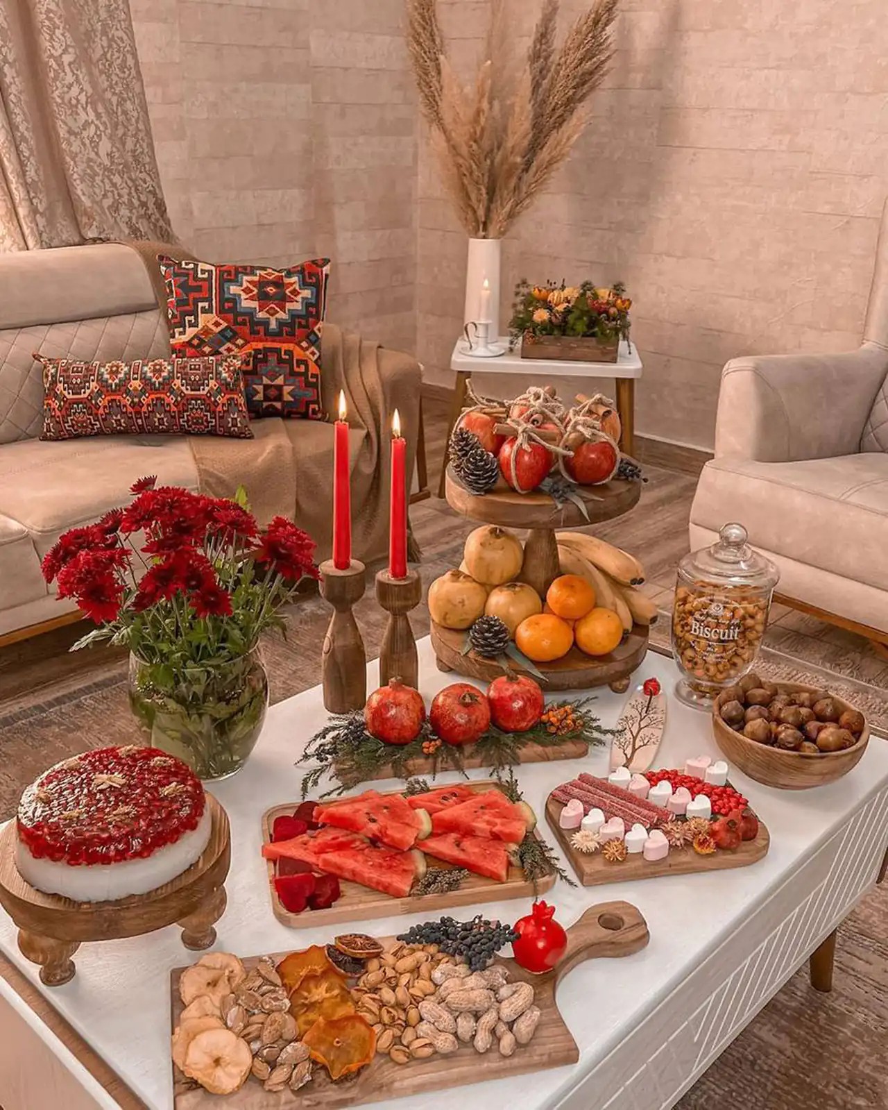 تزیین سفره شب یلدا لاکچری + زیباترین مدل های تزیین سفره شب یلدا لاکچری