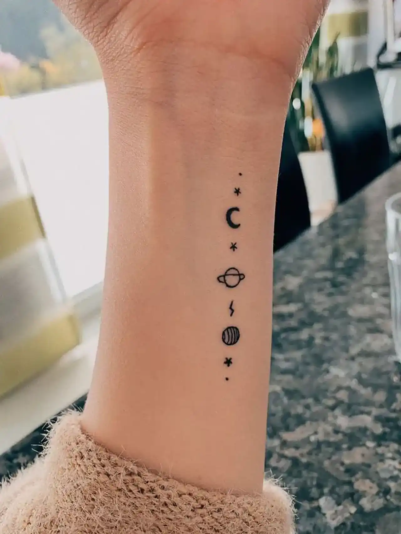 تاتو روی دست ساده + ایده های خفن و ساده برای طراحی تاتو روی دست مردانه و زنانه