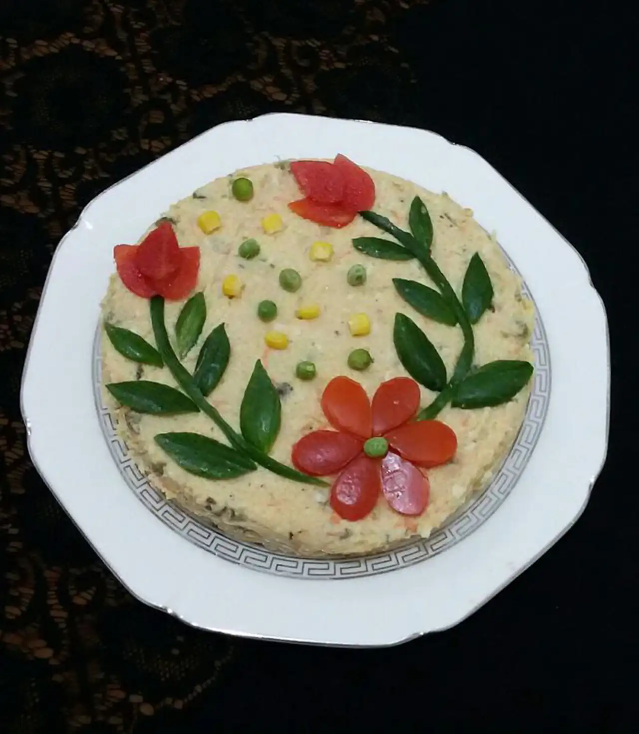 تزیین الویه ساده با گوجه و خیارشور با مدل های متفاوت و جذاب برای کدبانوها