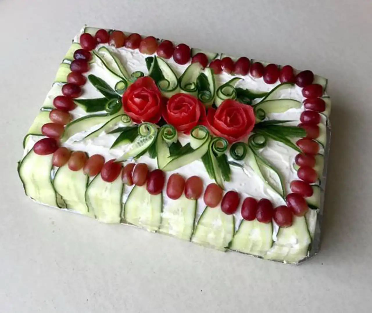 تزیین الویه ساده با گوجه و خیارشور با مدل های متفاوت و جذاب برای کدبانوها