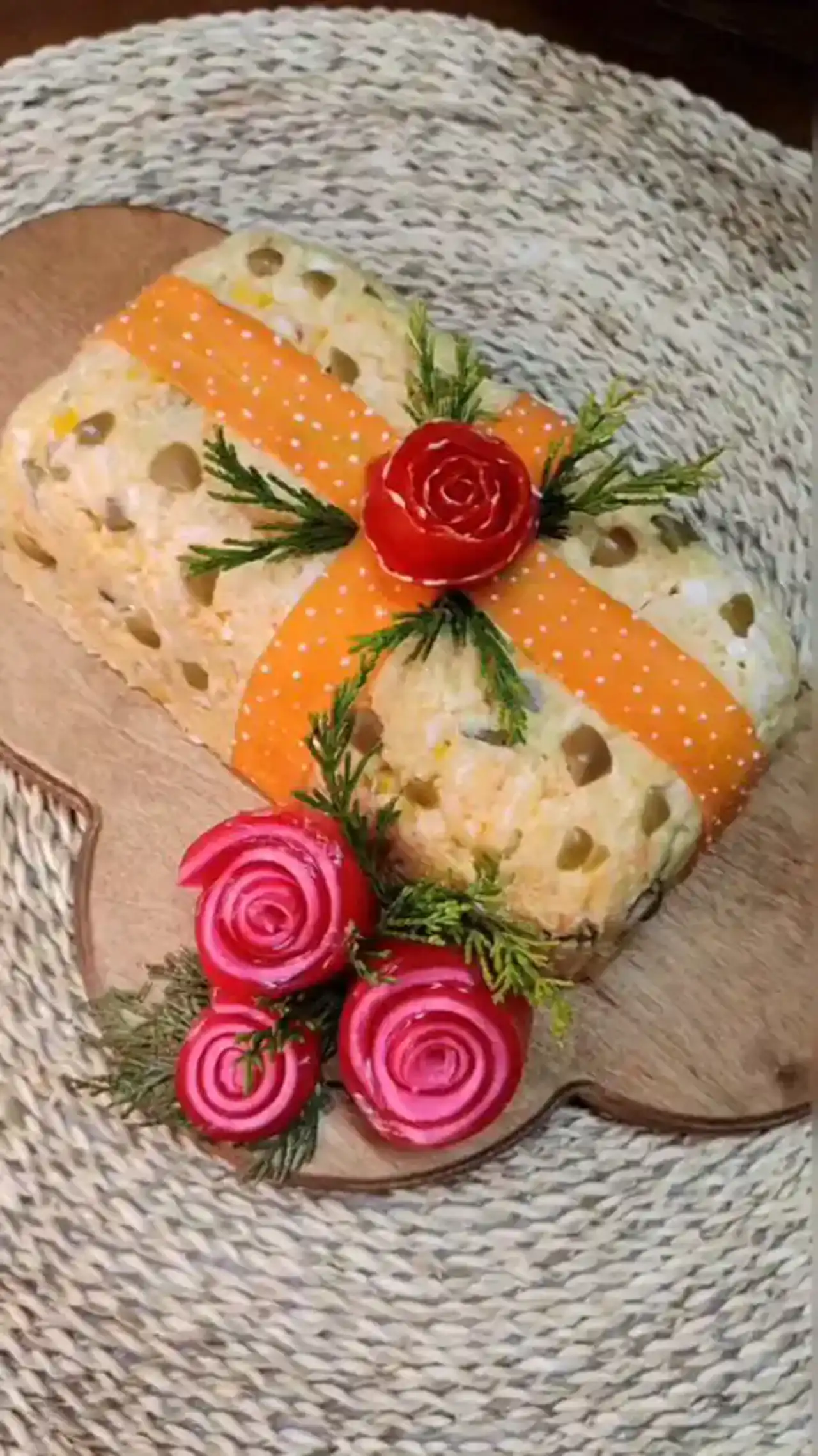 تزیین الویه ساده با گوجه و خیارشور با مدل های متفاوت و جذاب برای کدبانوها
