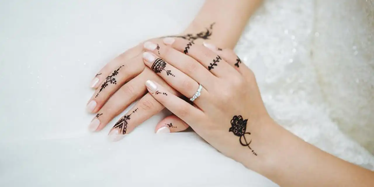 مدل حنا اسم + ایده های زیبا و متفاوت برای طراحی اسم با استفاده از حنا