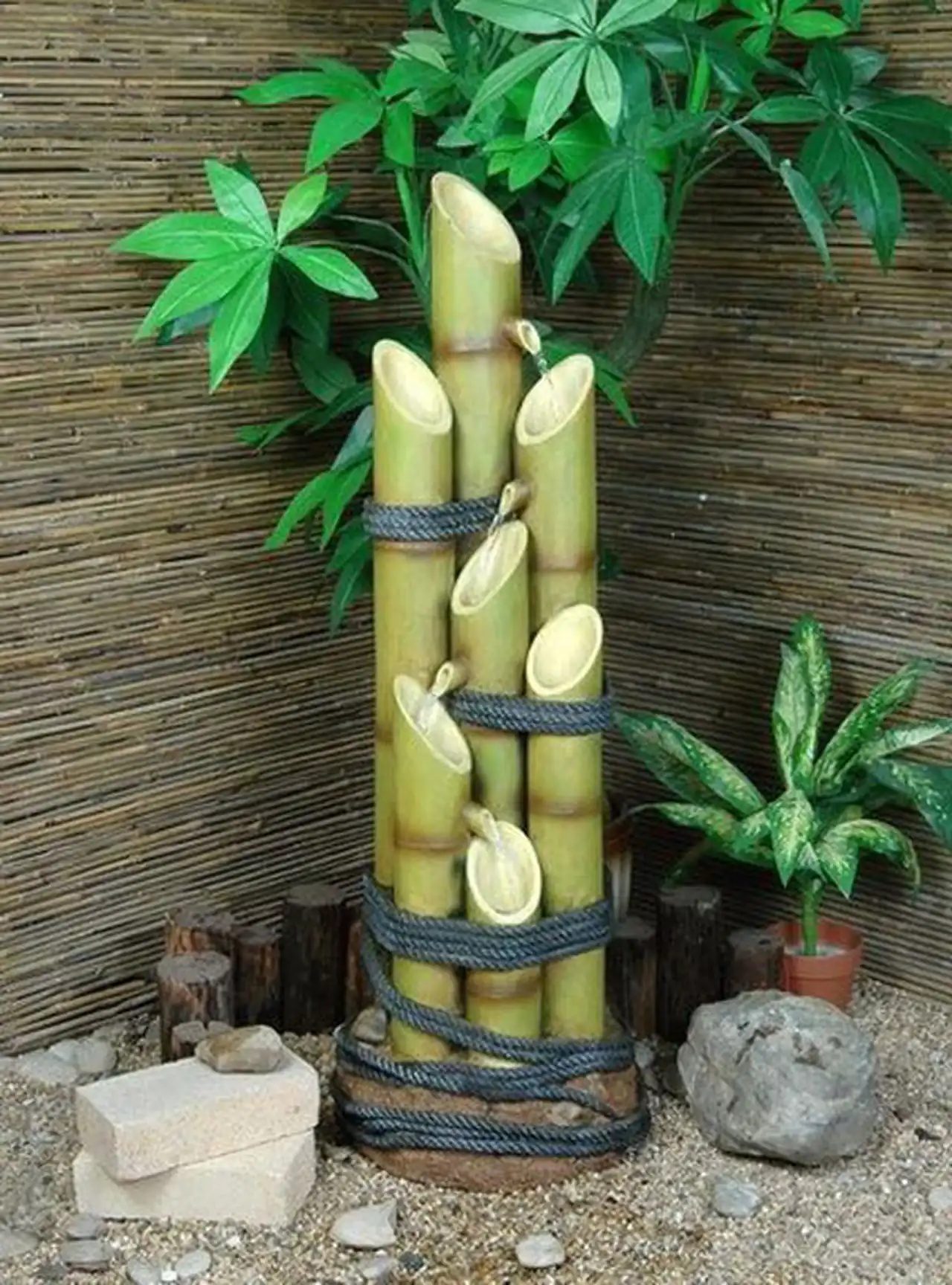 عکس آبنما خانگی آرامش بخش و دلنشین در باغ و ویلا با طرح های متنوع و لاکچری