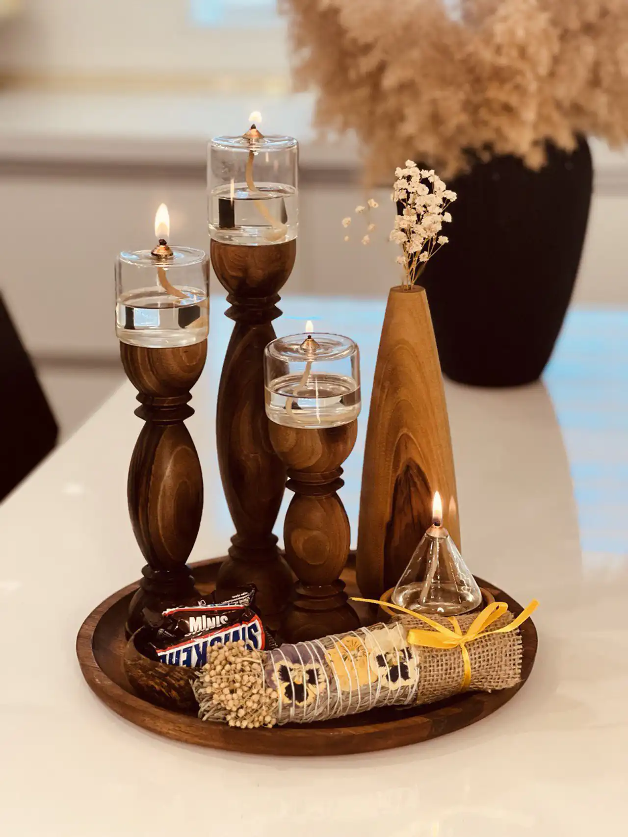اکسسوری چوبی روی میز دکوری طبیعی گرم و منحصربه فرد که همه عاشقش میشن