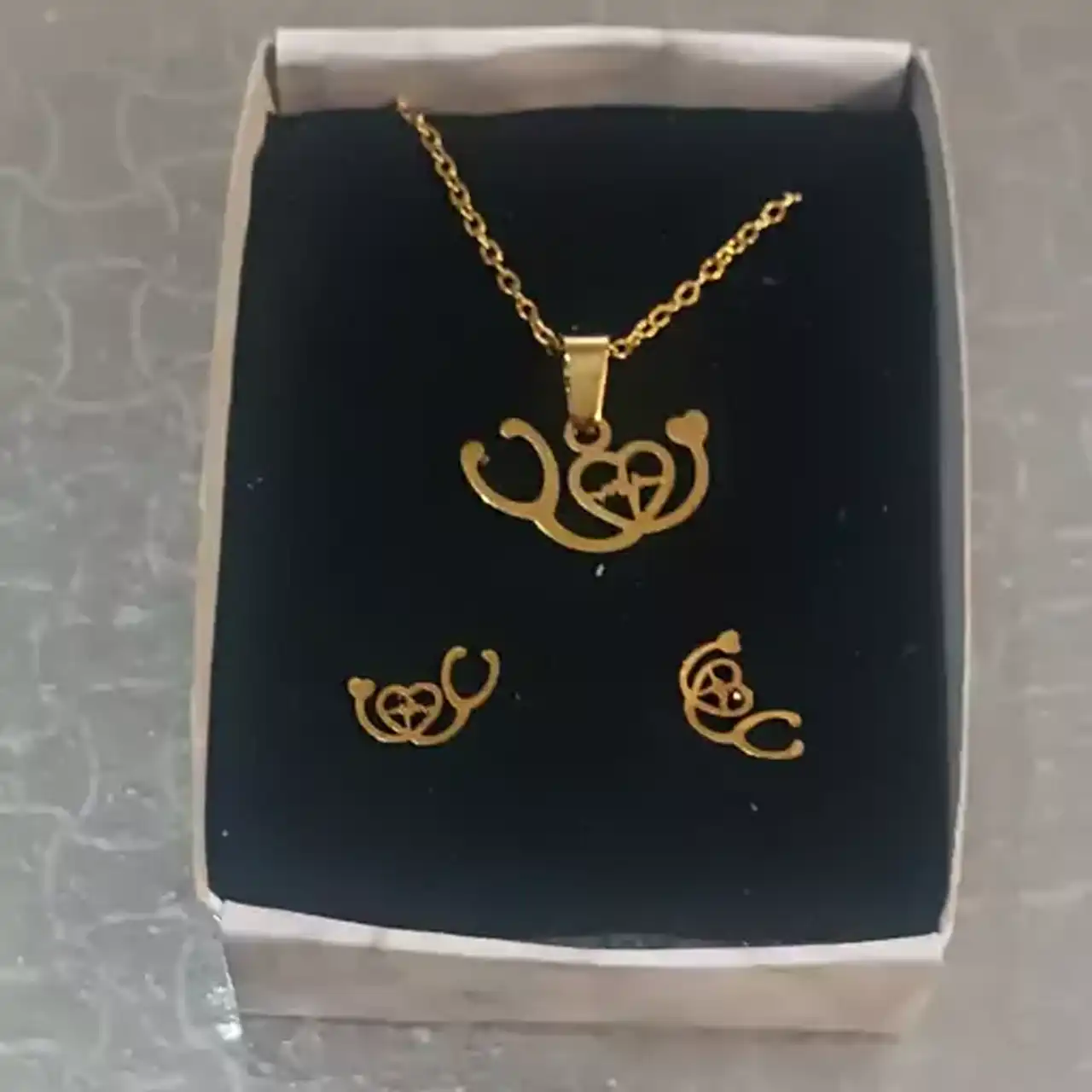 اکسسوری پزشکی + استفاده از زیباترین و خاص ترین اکسسوری پزشکی و کادر درمان برای هدیه