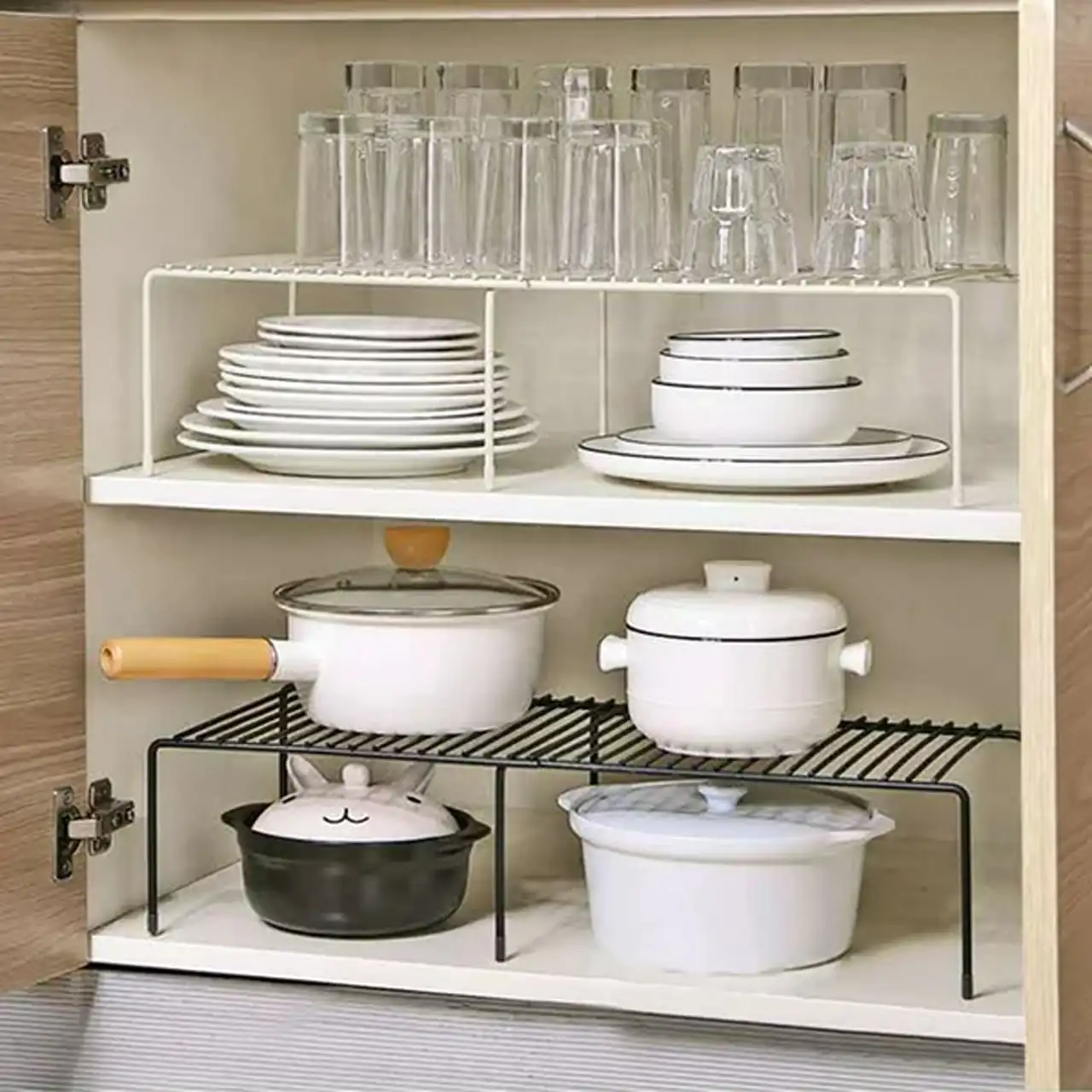 چیدمان لوازم آشپزخانه کابینت با ترفندهای نظمدهی عالی برای دسترسی سریع به وسایل