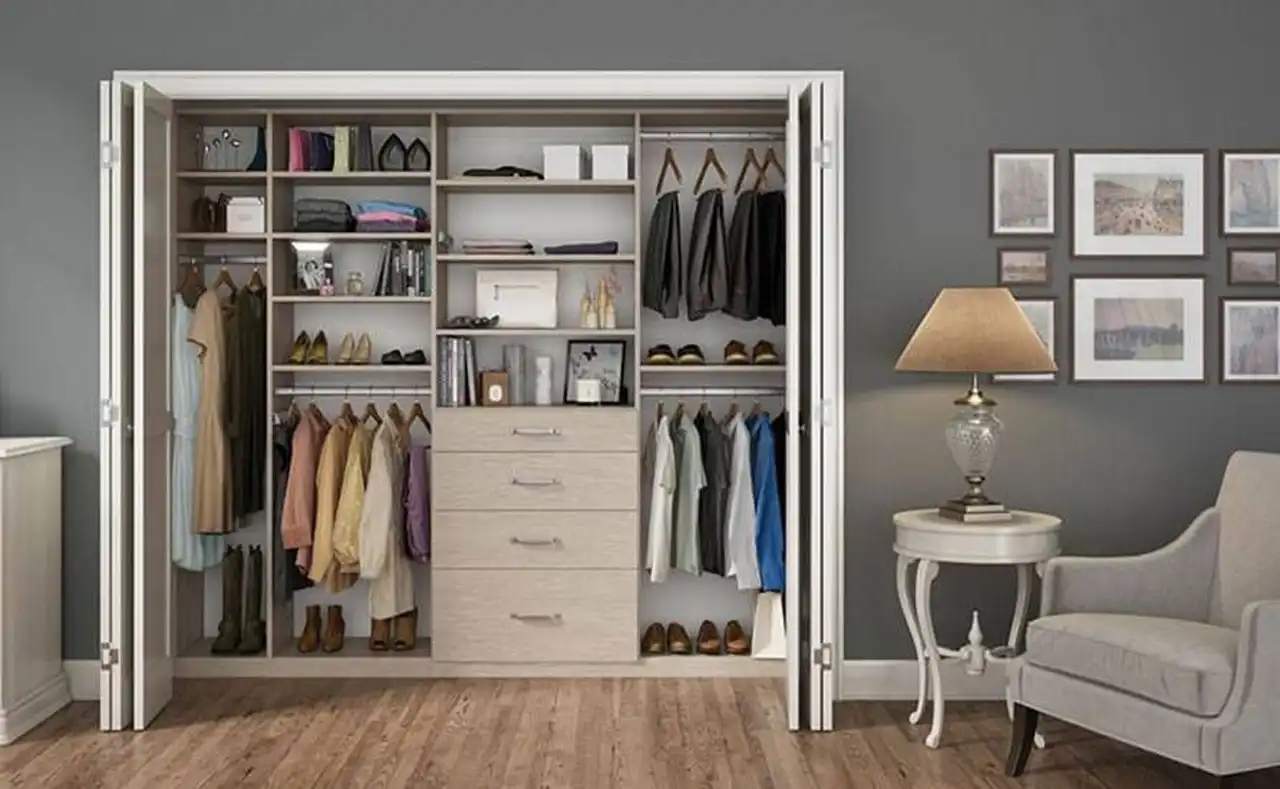 چیدن کمد لباس + استفاده از یراق آلات کاربردی برای مرتب کردن فضای داخل کمد لباس