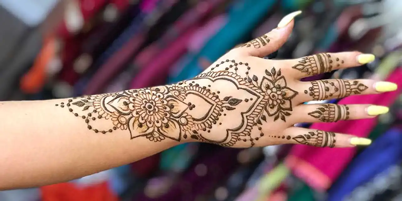 جدیدترین مدل حنا روی دست + 15 تا از نقش های متنوع و خوشگل از سنتی تا مدرن