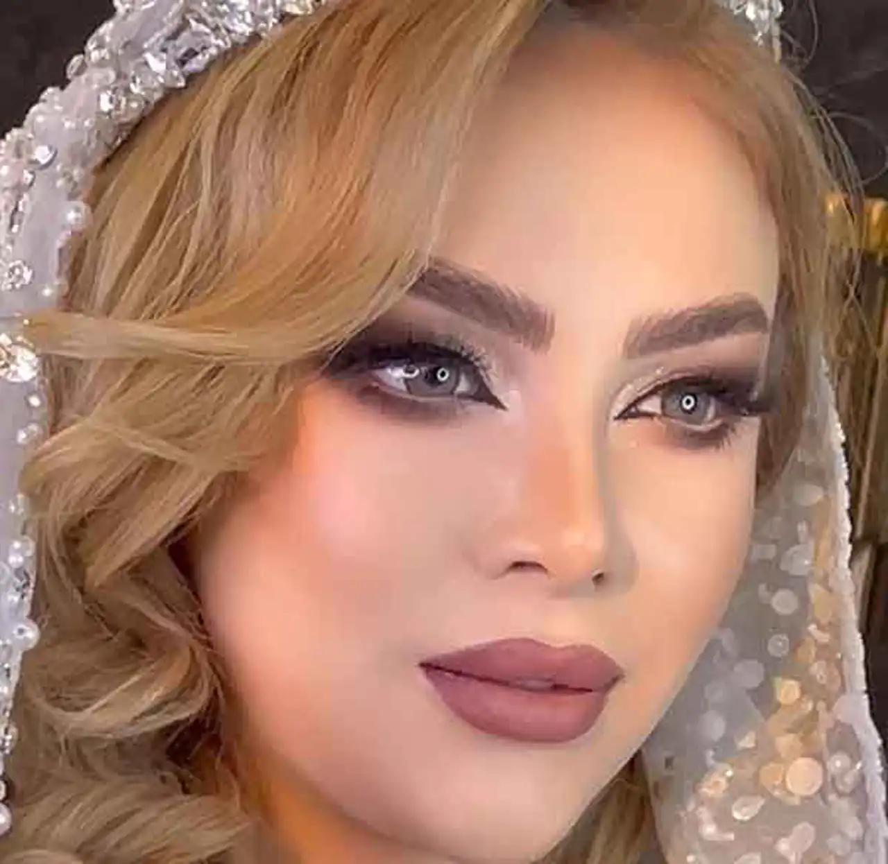 مدل آرایش جدید که با دقت و زیبایی برای درخشش شما در هر جمعی طراحی شده است