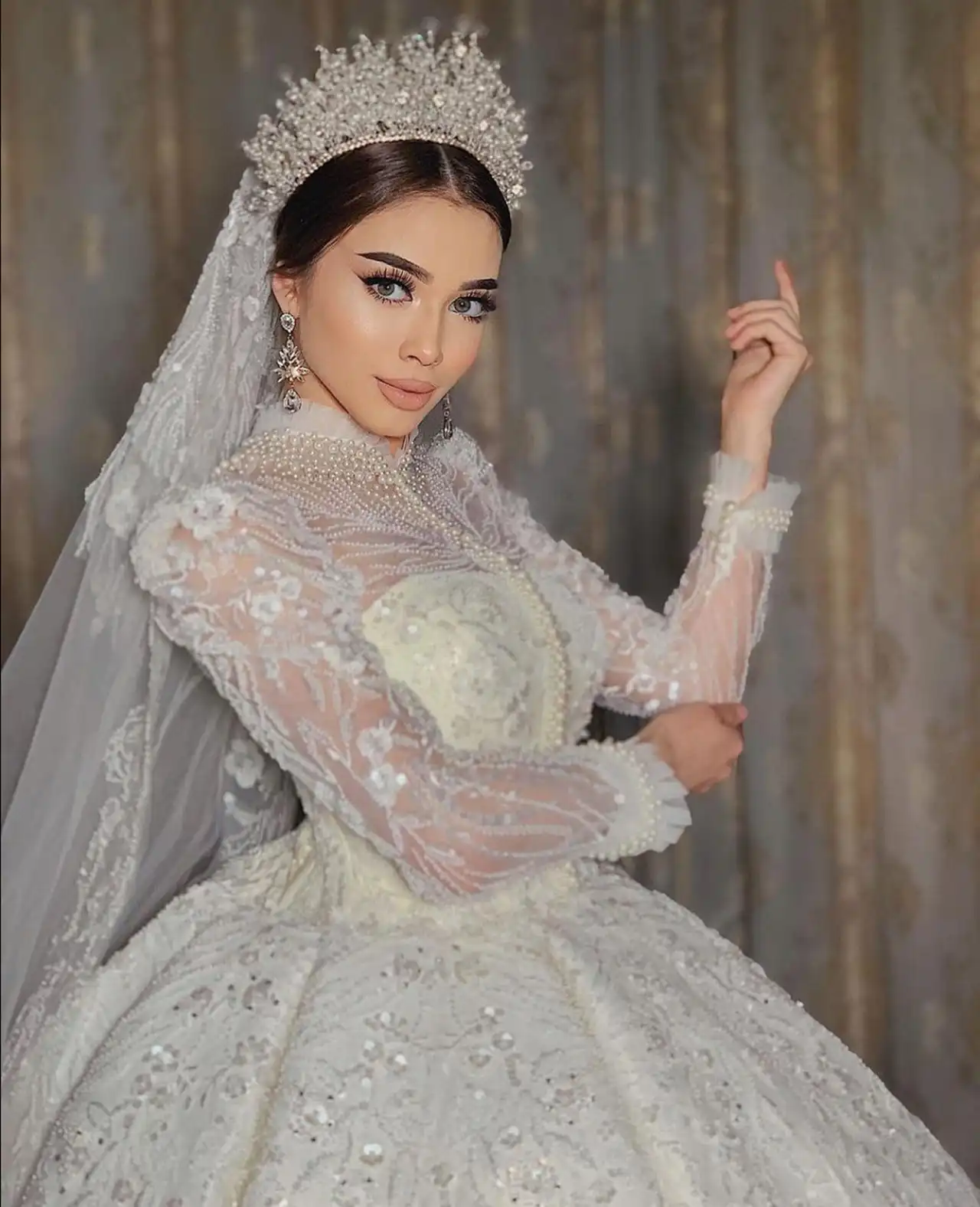 مدل عروس پوشیده + استایل خاص و باکلاس در روز عروسی با انتخاب لباس عروس پوشیده