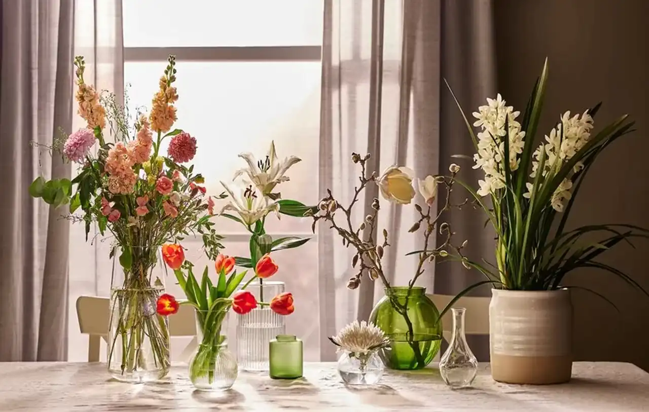 مدل گلدان پذیرایی شیک و خاص که با جلوه ای هنری دکوراسیون منزل شما را زیبا میکند
